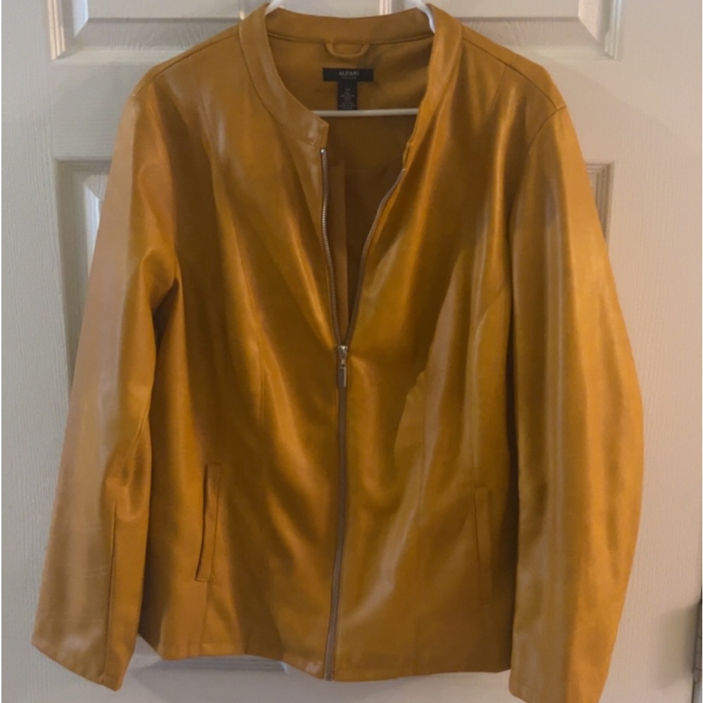 SOLD‼️‼️ Mustard faux leather jacket 2XL